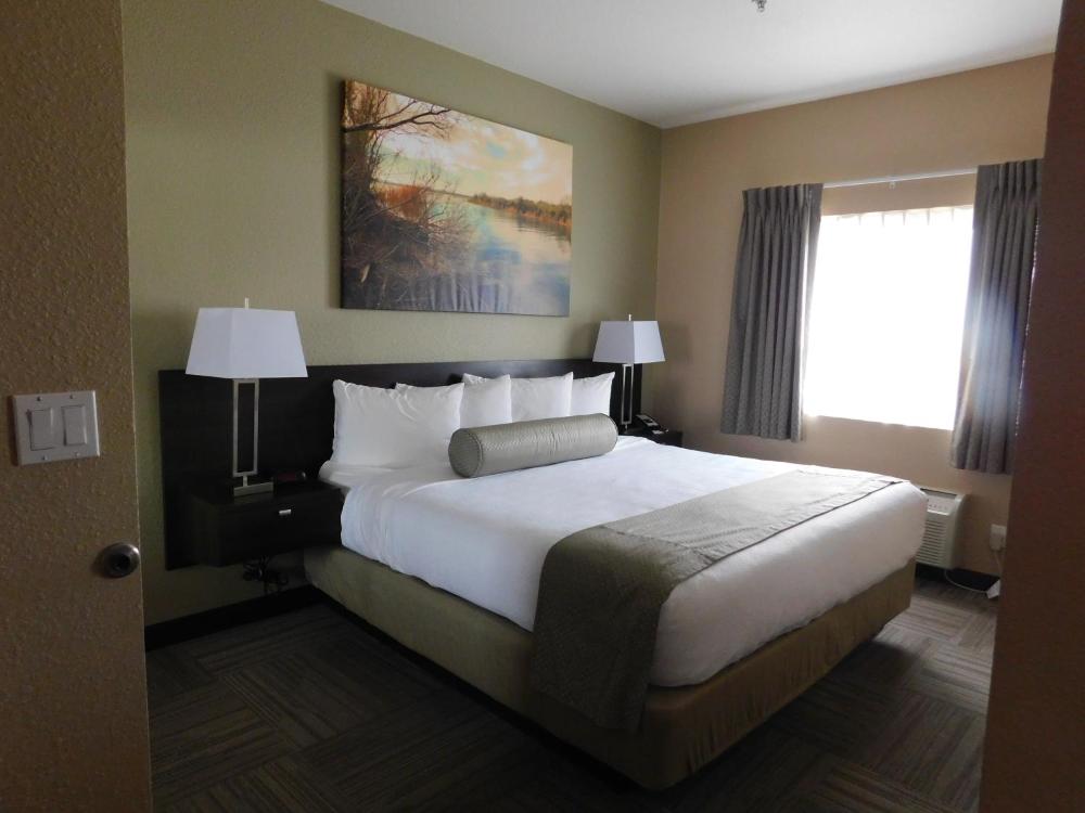 King Suite - Non-Smoking interior